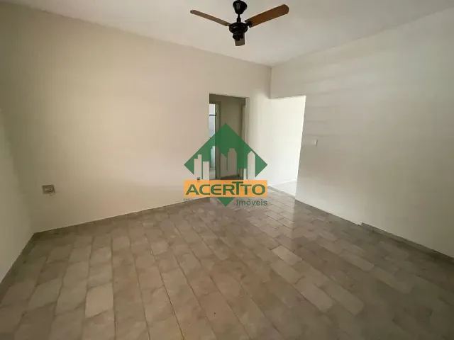 Casa com 250m² 2 quartos e 2 banheiros, à venda, no bairro Jussara em Araçatuba