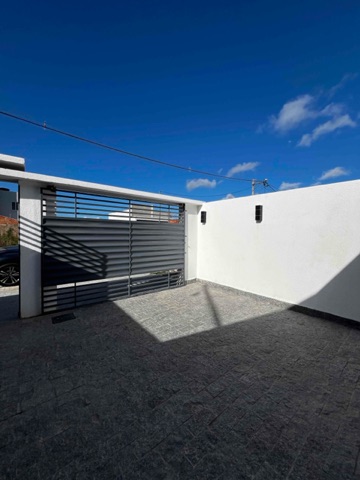Casa 2 quartos e 3 banheiros, à venda, no bairro Parque Turf Club em Campos dos Goytacazes