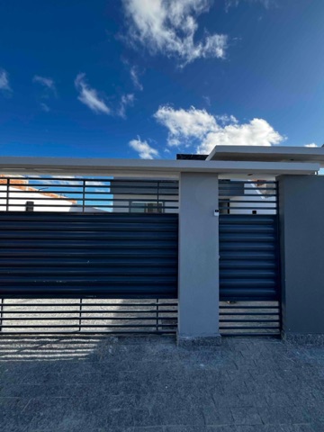 Casa 2 quartos e 3 banheiros, à venda, no bairro Parque Turf Club em Campos dos Goytacazes