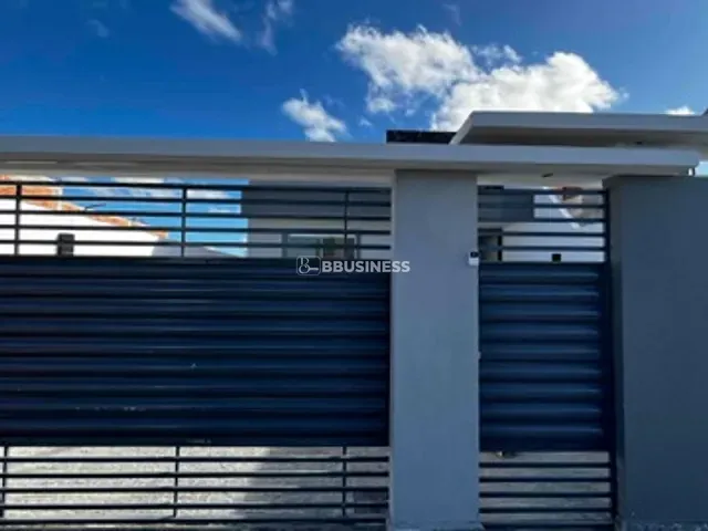 Casa 2 quartos e 3 banheiros, à venda, no bairro Parque Turf Club em Campos dos Goytacazes