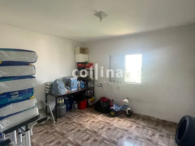 Casa com 200m² 2 quartos e 2 banheiros, à venda, no bairro Alto de Santa Lúcia em Carapicuíba