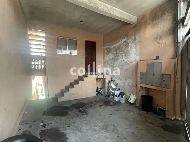 Casa com 200m² 2 quartos e 2 banheiros, à venda, no bairro Alto de Santa Lúcia em Carapicuíba