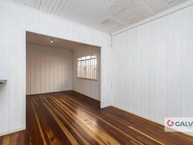 Casa 3 quartos e 2 banheiros, para alugar, no bairro Pilarzinho em Curitiba