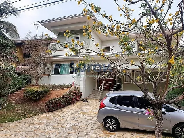 Casa com 450m² 4 quartos e 6 banheiros, à venda, no bairro Condomínio Residencial Terras do Caribe em Valinhos
