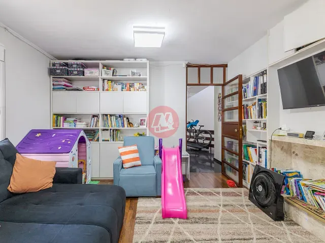 Casa 3 quartos e 3 banheiros, à venda, no bairro Petrópolis em Porto Alegre