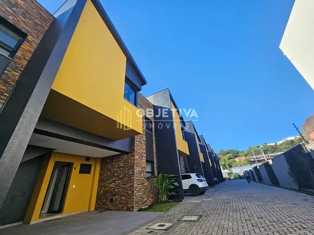 Casa com 240m² 3 quartos e 3 banheiros, à venda, no bairro Rondônia em Novo Hamburgo