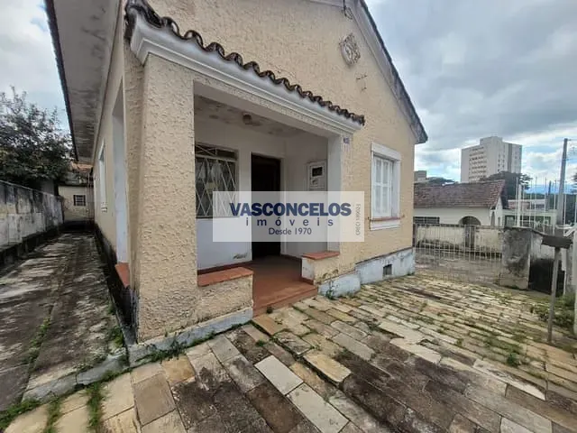 Casa com 611m² 4 quartos e 3 banheiros, à venda, no bairro Jardim Bela Vista em São José dos Campos