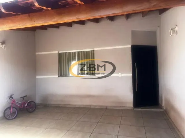 Casa com 125m² 3 quartos e 2 banheiros, para alugar, no bairro Parque Leblon em Londrina