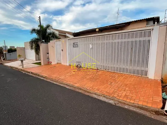 Casa com 360m² 3 quartos e 3 banheiros, à venda, no bairro Residencial Antonia Franco em Fernandópolis