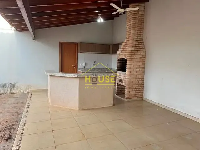 Casa com 360m² 3 quartos e 3 banheiros, à venda, no bairro Residencial Antonia Franco em Fernandópolis
