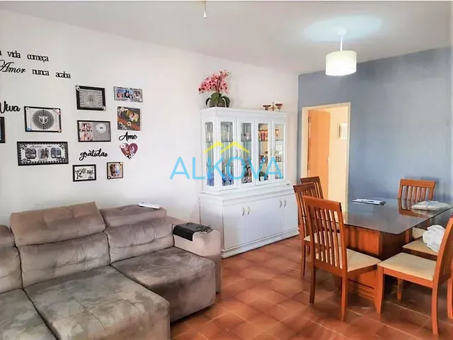 Casa com 260m² 5 quartos e 3 banheiros, à venda, no bairro Jardim da Granja em São José dos Campos
