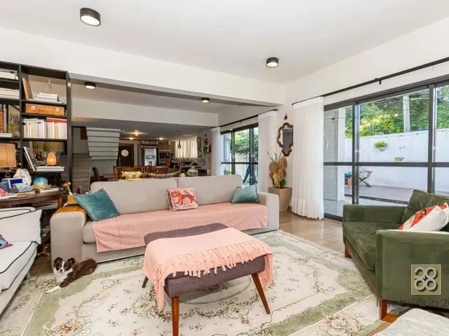 Casa 3 quartos e 3 banheiros, à venda, no bairro Hugo Lange em Curitiba