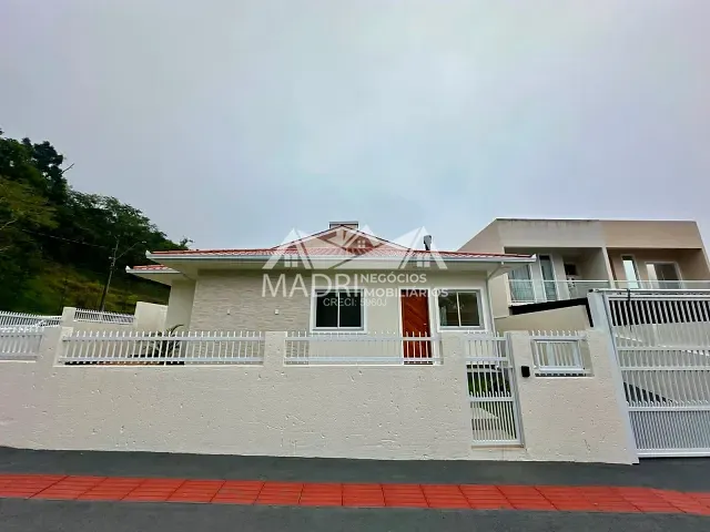 Casa com 188m² 3 quartos e 2 banheiros, à venda, no bairro Bela Vista em Palhoça