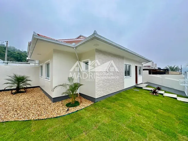 Casa com 188m² 3 quartos e 2 banheiros, à venda, no bairro Bela Vista em Palhoça