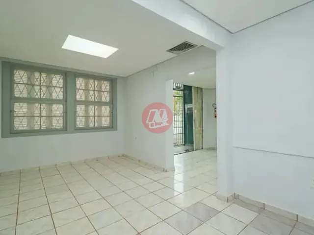 Casa com 280m², para alugar, no bairro Bela Vista em Porto Alegre
