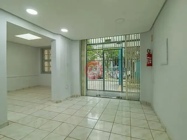 Casa com 280m², para alugar, no bairro Bela Vista em Porto Alegre
