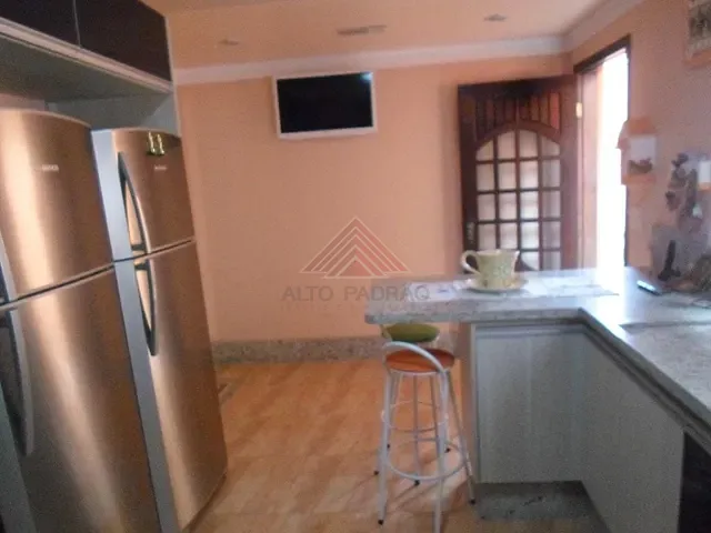 Casa com 300m² 4 quartos e 4 banheiros, à venda, no bairro Matriz em Mauá