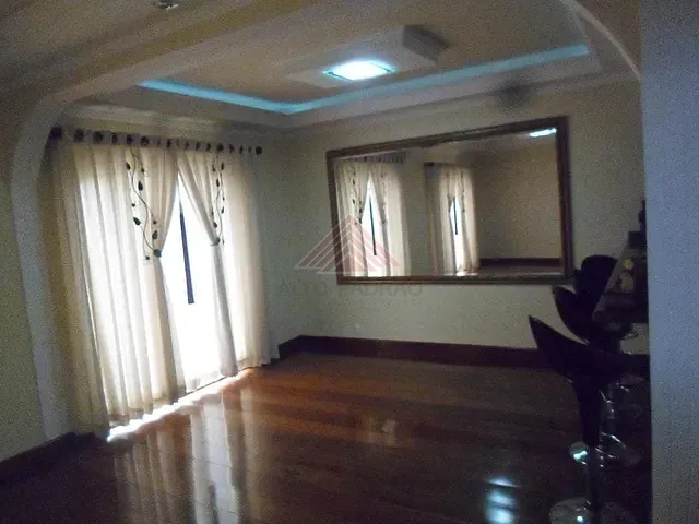 Casa com 300m² 4 quartos e 4 banheiros, à venda, no bairro Matriz em Mauá