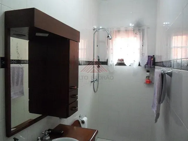 Casa com 300m² 4 quartos e 4 banheiros, à venda, no bairro Matriz em Mauá