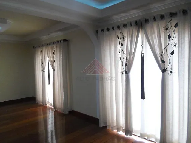 Casa com 300m² 4 quartos e 4 banheiros, à venda, no bairro Matriz em Mauá