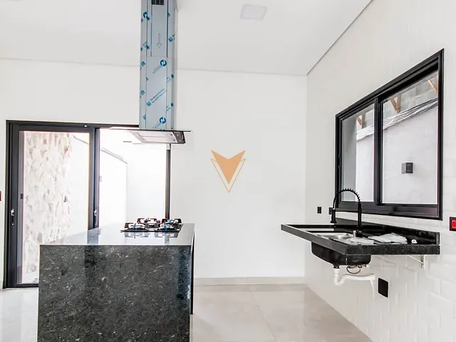 Casa 3 quartos e 2 banheiros, à venda, no bairro Chácara Jaguari (Fazendinha) em Santana de Parnaíba