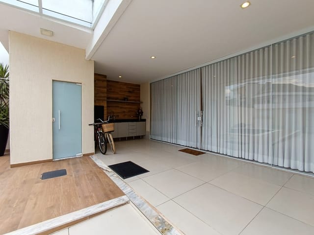 Casa com 260m² 4 quartos e 5 banheiros, à venda, no bairro Recreio dos Bandeirantes em Rio de Janeiro