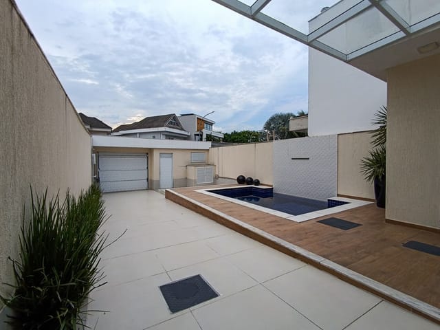 Casa com 260m² 4 quartos e 5 banheiros, à venda, no bairro Recreio dos Bandeirantes em Rio de Janeiro