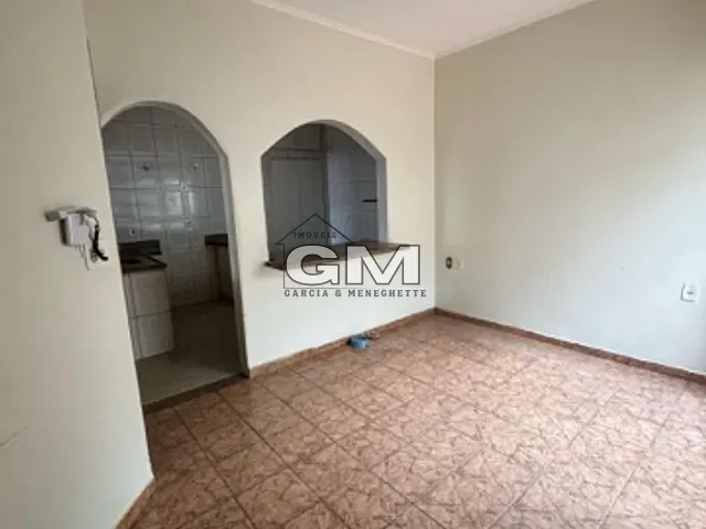 Casa com 190m² 3 quartos e 2 banheiros, para alugar, no bairro Vila Tibério em Ribeirão Preto
