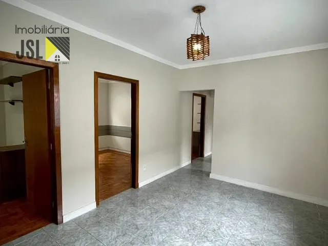 Casa com 300m² 3 quartos e 2 banheiros, à venda, no bairro Vila Santa Izabel em Caçapava