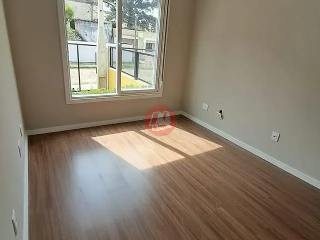Casa 3 quartos e 2 banheiros, para alugar, no bairro Guarujá em Porto Alegre