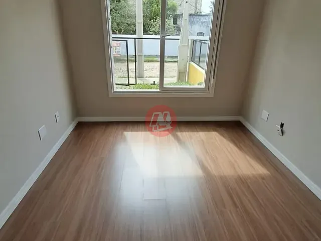 Casa 3 quartos e 2 banheiros, para alugar, no bairro Guarujá em Porto Alegre