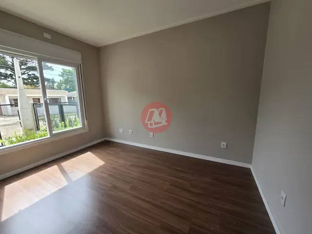 Casa 3 quartos e 1 banheiro, para alugar, no bairro Guarujá em Porto Alegre