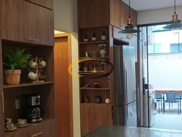 Casa 3 quartos e 2 banheiros, à venda, no bairro Colinas em Londrina