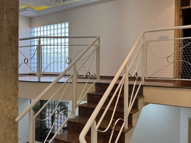 Casa 4 quartos e 1 banheiro, à venda ou para alugar, no bairro Jardim Satélite em São João da Boa Vista