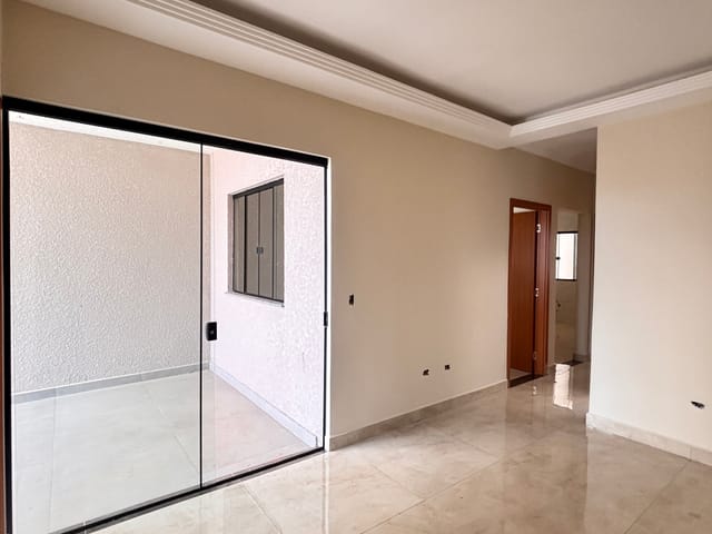 Casa com 90m² 3 quartos e 2 banheiros, à venda, no bairro Cará-cará em Ponta Grossa
