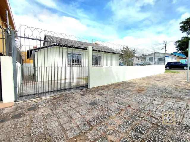 Casa 3 quartos e 1 banheiro, para alugar, no bairro Santa Quitéria em Curitiba