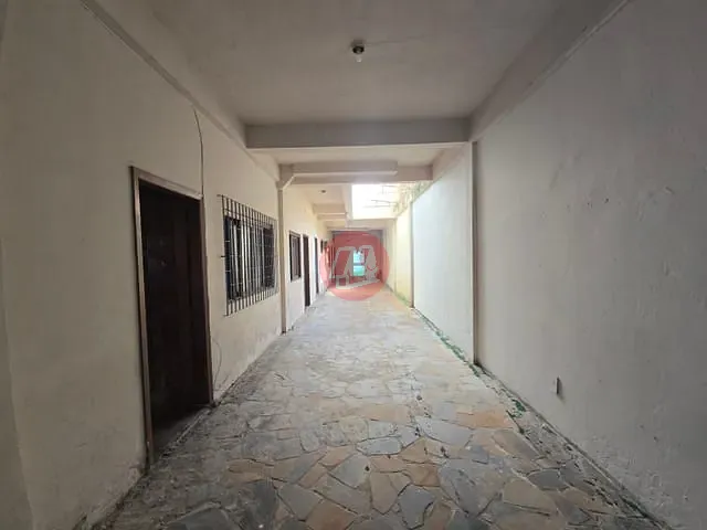 Casa com 358m², à venda ou para alugar, no bairro Vila João Pessoa em Porto Alegre