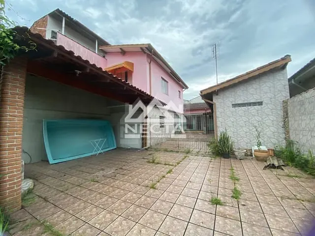 Casa com 300m² 2 quartos e 3 banheiros, à venda, no bairro Indaiá em Caraguatatuba
