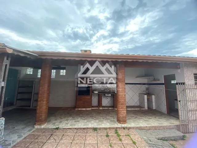 Casa com 300m² 2 quartos e 3 banheiros, à venda, no bairro Indaiá em Caraguatatuba