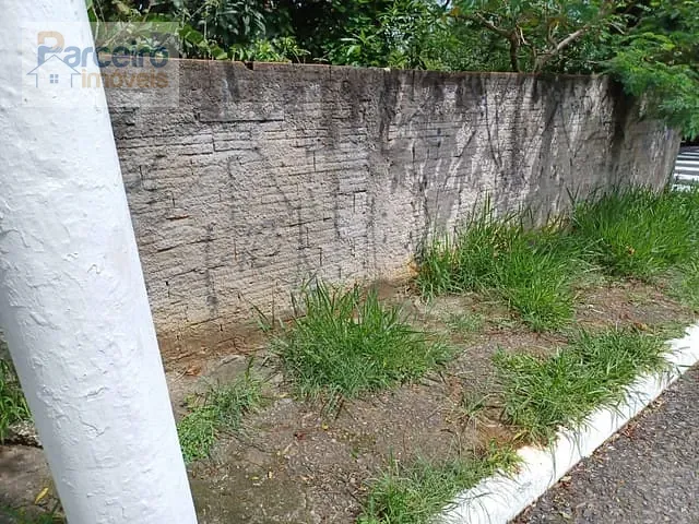 Casa com 441m² 2 quartos e 1 banheiro, à venda, no bairro Vila Santana em São Paulo