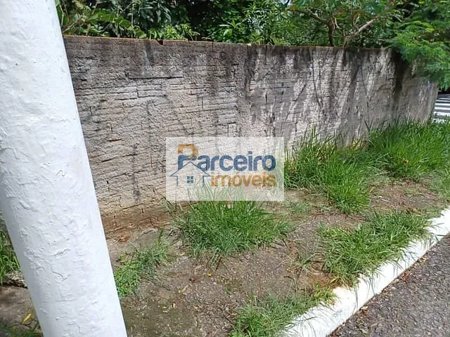 Casa com 441m² 2 quartos e 1 banheiro, à venda, no bairro Vila Santana em São Paulo
