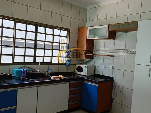Casa 3 quartos e 3 banheiros, à venda ou para alugar, no bairro Setor 7 em Ibiporã