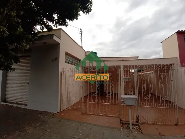 Casa com 330m² 3 quartos e 2 banheiros, à venda, no bairro Jardim Paulista em Araçatuba