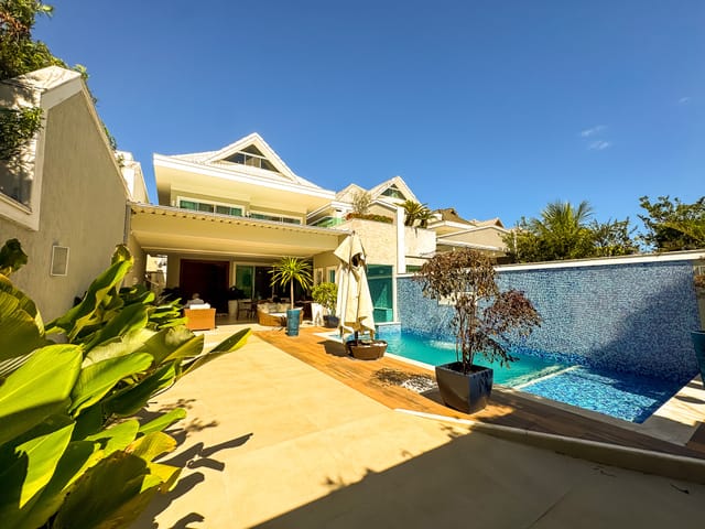 Casa 7 quartos e 9 banheiros, à venda, no bairro Barra da Tijuca em Rio de Janeiro