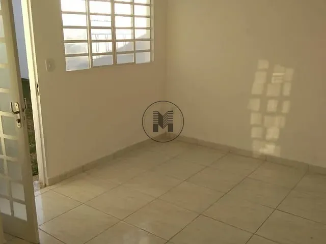 Casa com 360m² 3 quartos e 1 banheiro, à venda, no bairro Residencial Coopemi I em Guaratinguetá