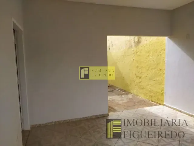 Casa com 60m² 2 quartos e 1 banheiro, para alugar, no bairro Parque Residencial Dom Lafaiete Libânio em São José do Rio Preto