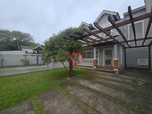 Casa 3 quartos e 4 banheiros, à venda, no bairro Vila Assunção em Porto Alegre