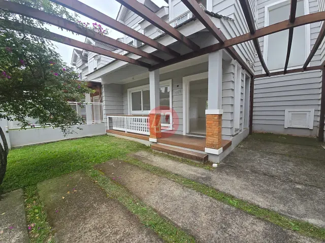 Casa 3 quartos e 4 banheiros, à venda, no bairro Vila Assunção em Porto Alegre