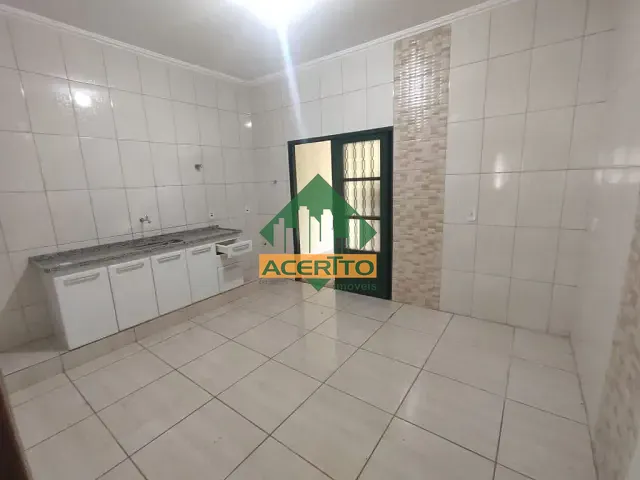 Casa com 200m² 2 quartos e 2 banheiros, à venda, no bairro Residencial Jardim Centenário em Araçatuba