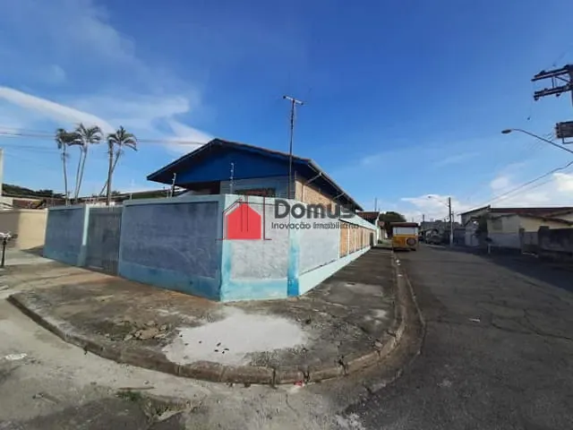 Casa com 300m², à venda, no bairro Chácara Galega em Pindamonhangaba